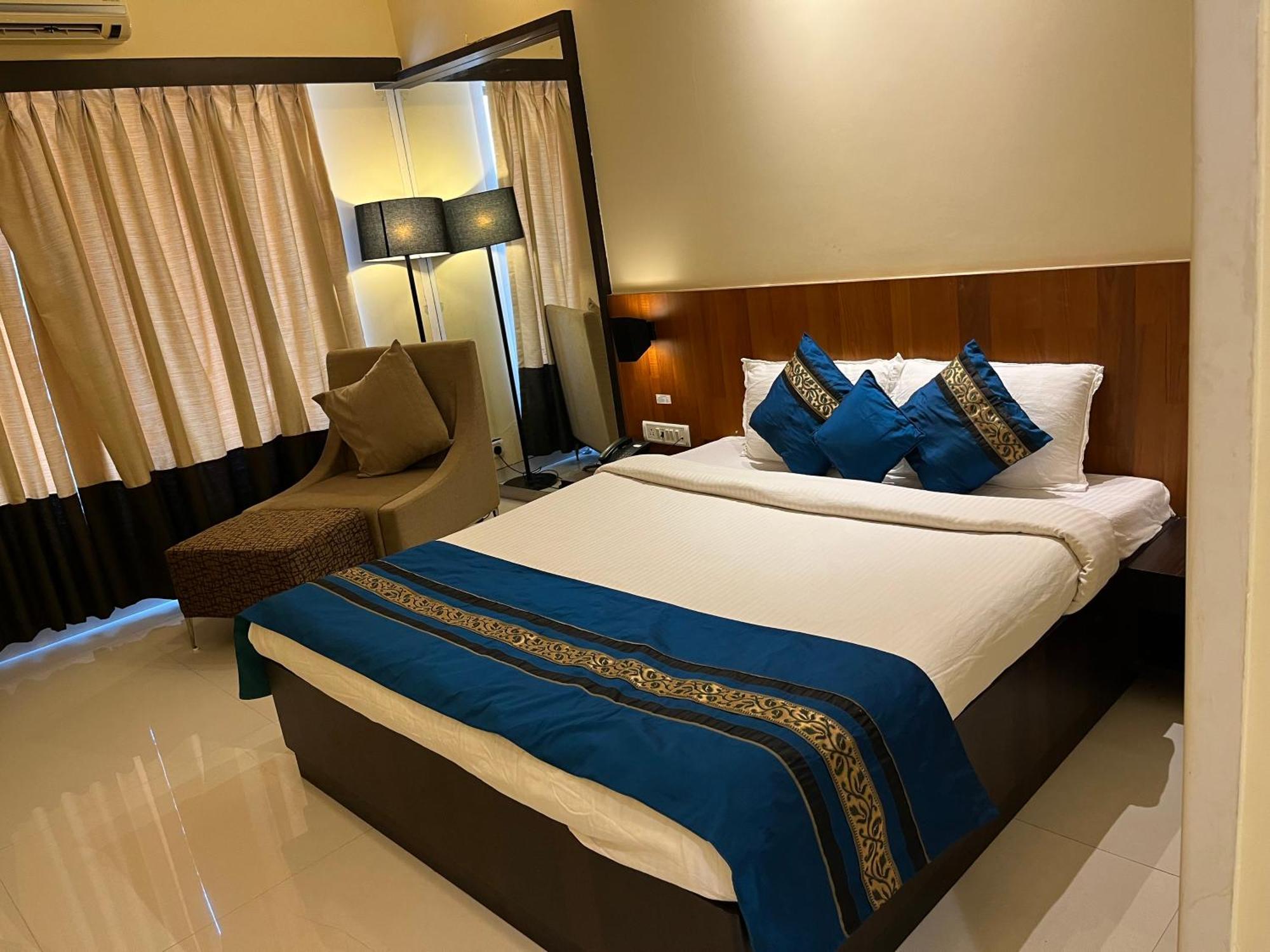 Hotel Landmark Ratnāgiri 외부 사진