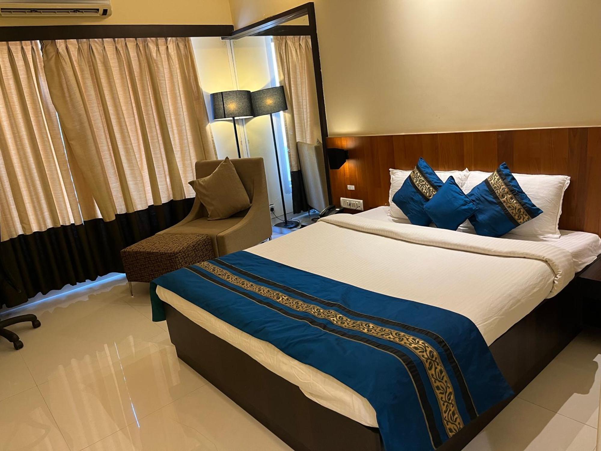 Hotel Landmark Ratnāgiri 외부 사진