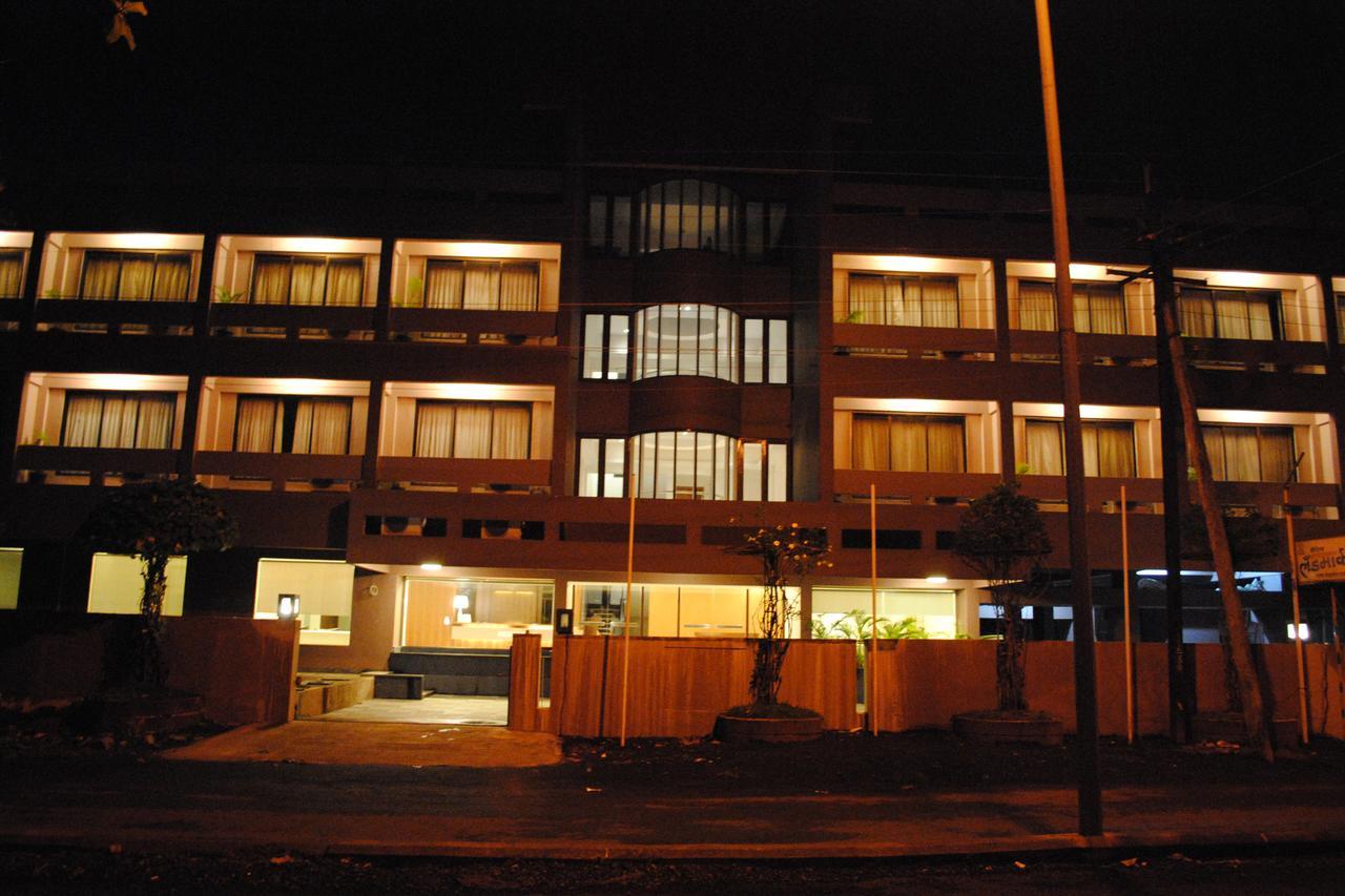 Hotel Landmark Ratnāgiri 외부 사진