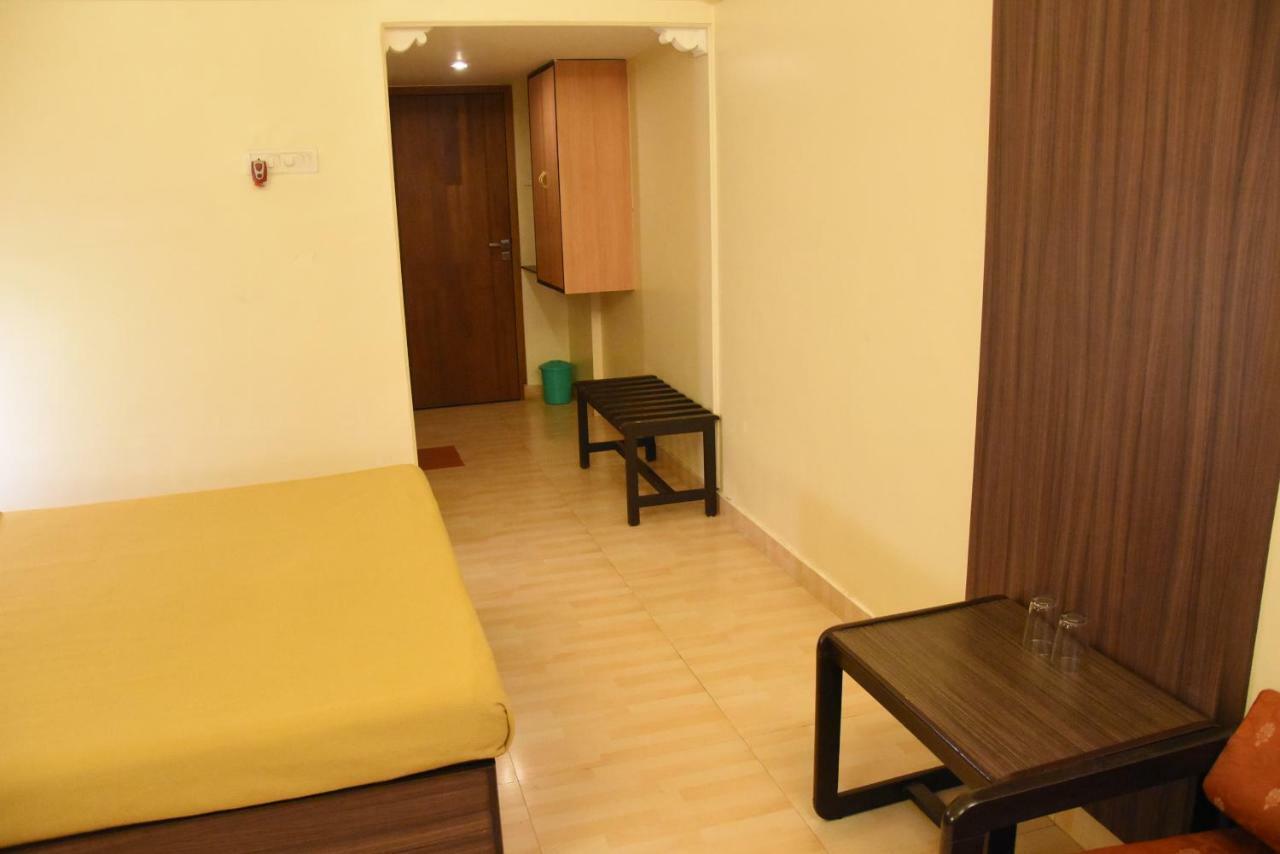 Hotel Landmark Ratnāgiri 외부 사진