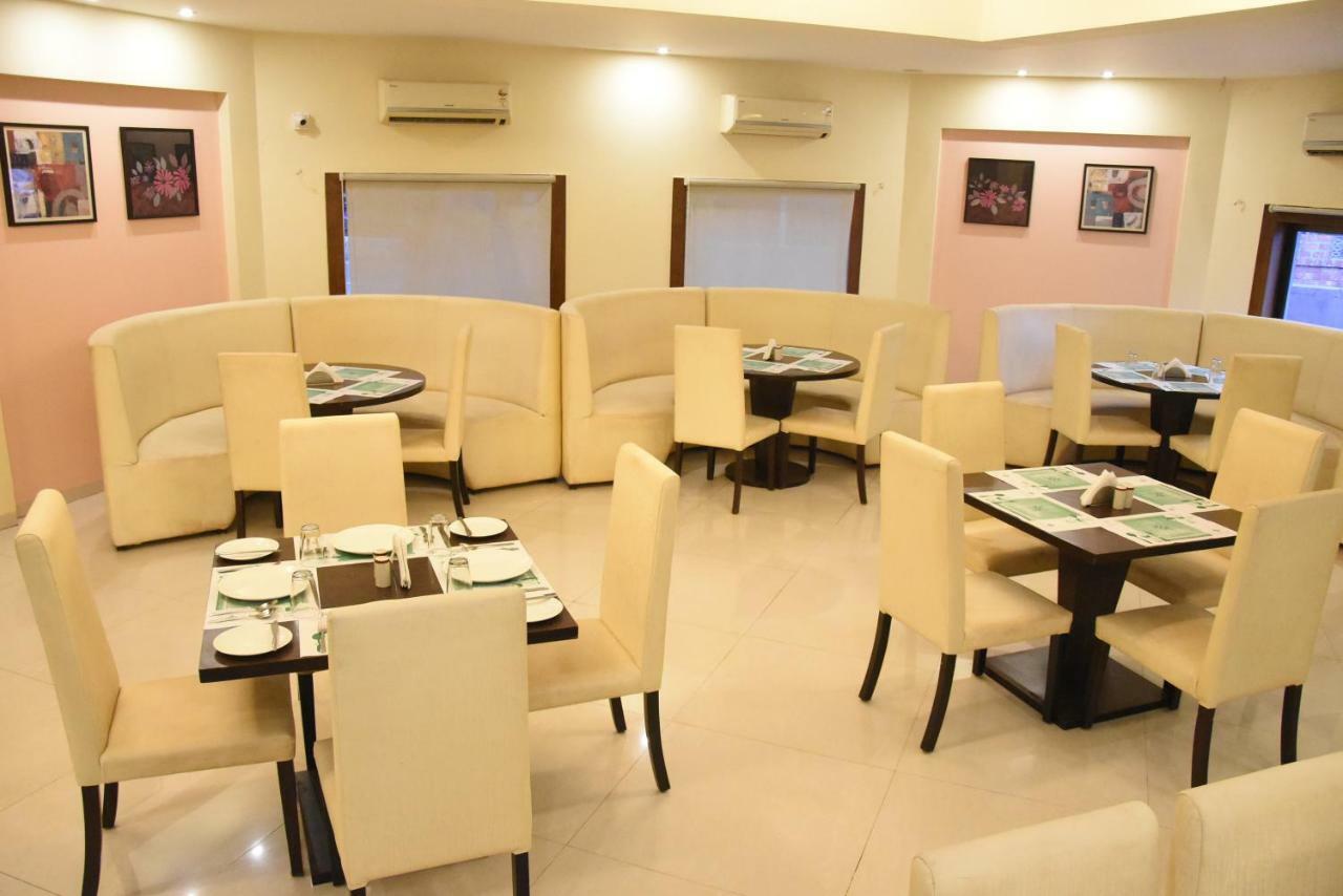 Hotel Landmark Ratnāgiri 외부 사진