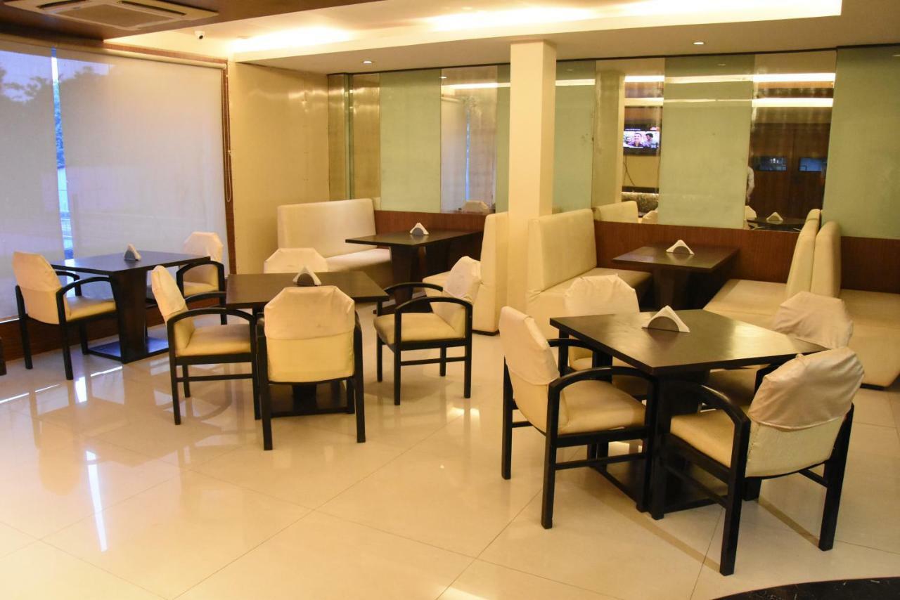 Hotel Landmark Ratnāgiri 외부 사진