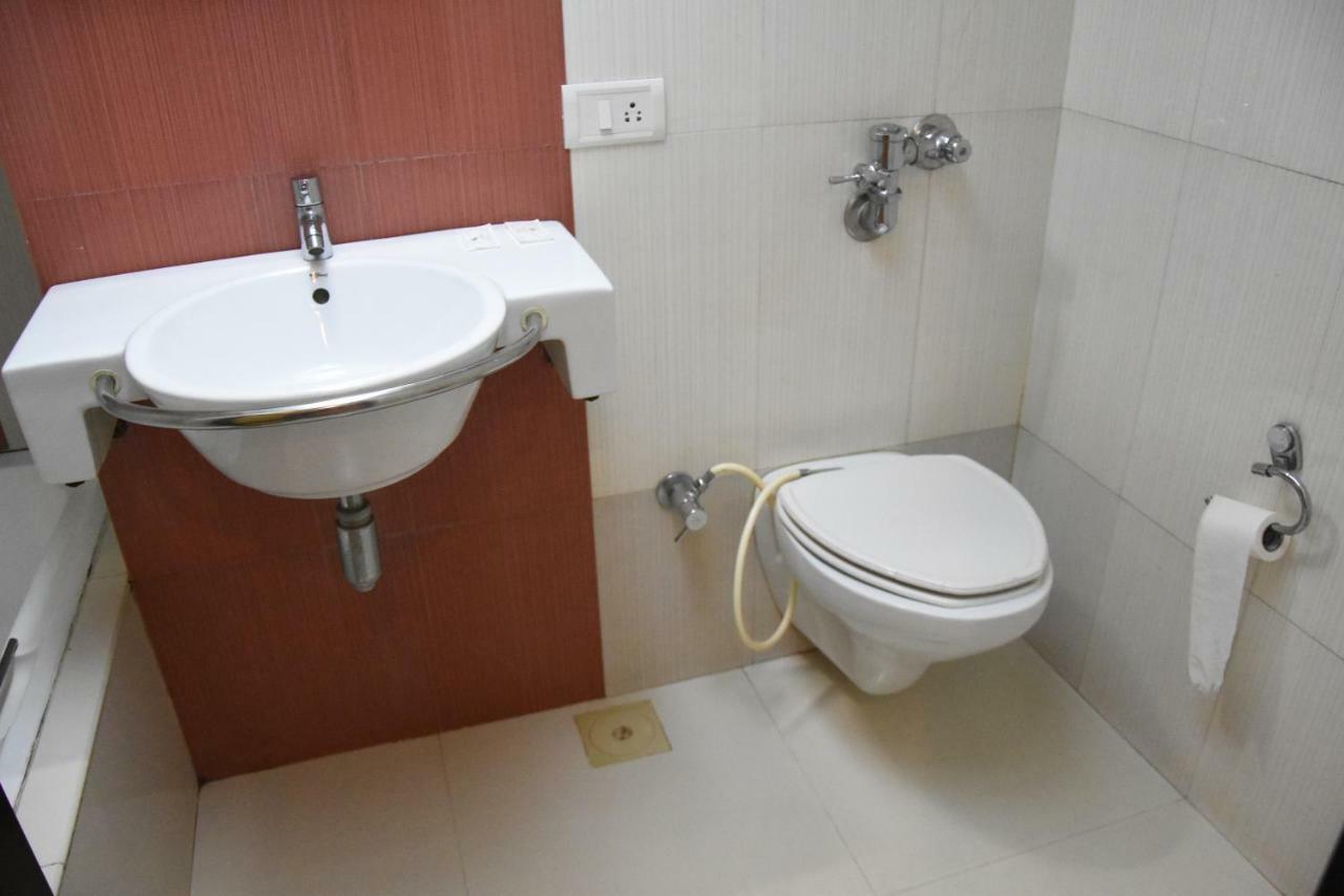 Hotel Landmark Ratnāgiri 외부 사진