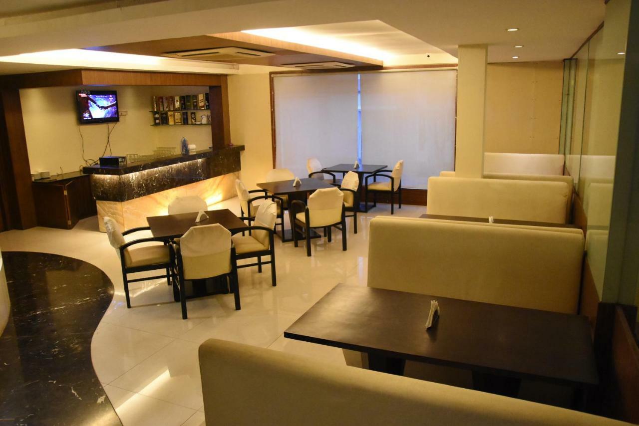 Hotel Landmark Ratnāgiri 외부 사진
